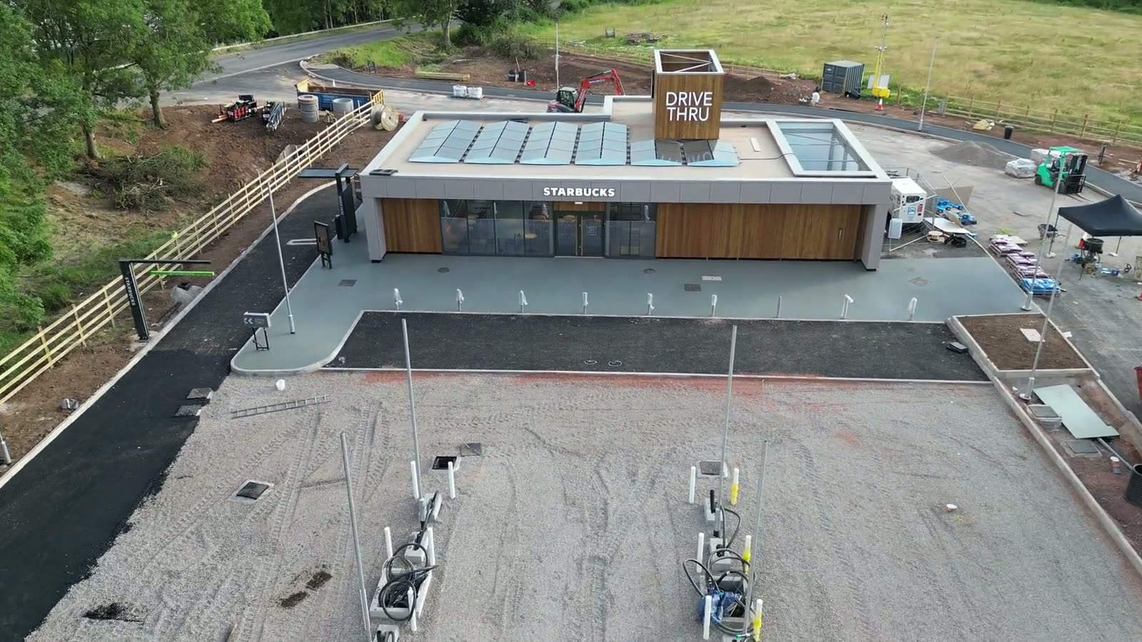 Aerial view of the resin bound forecourt at a Starbucks drive-thru surfaced by Strong Drives