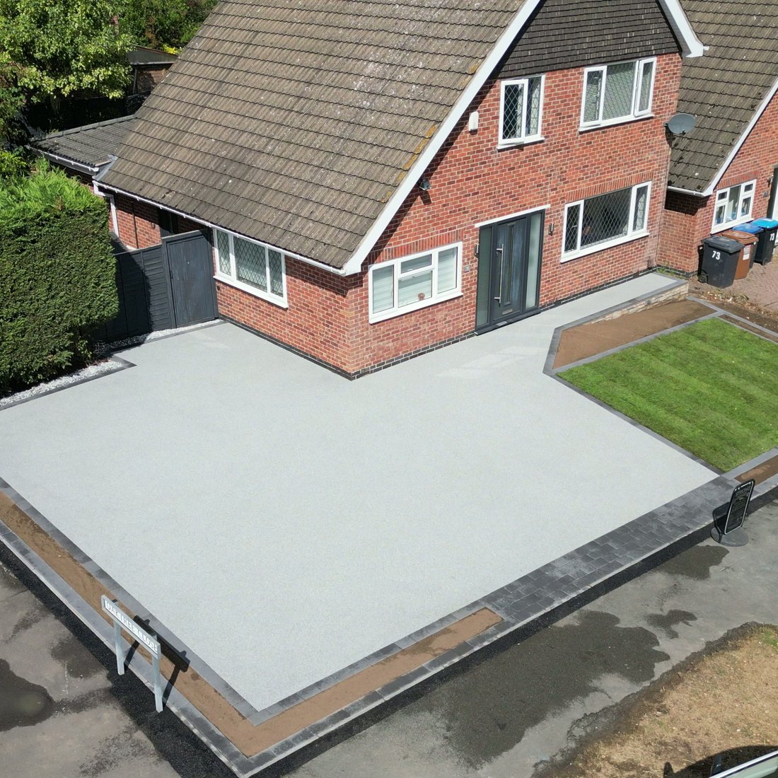 Resin bound driveway and turning area